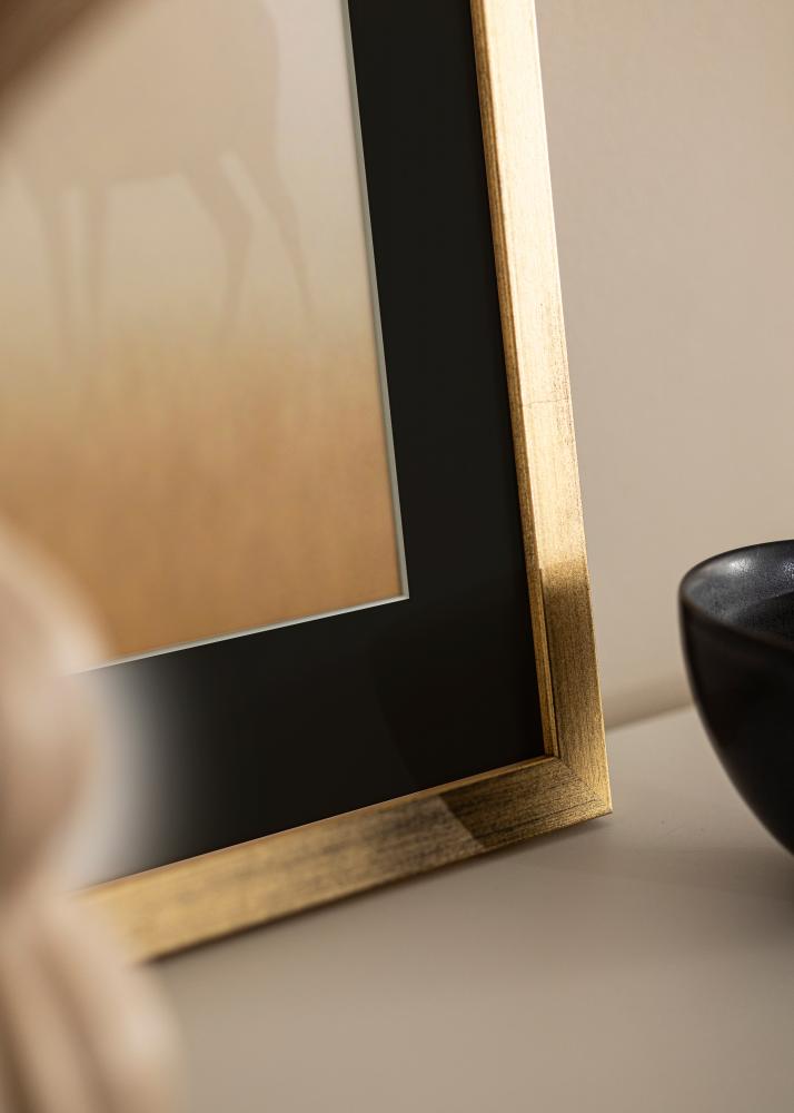 Ram med passepartou Frame Stilren Gold 50x70 cm - Picture Mount Black 40x60 cm