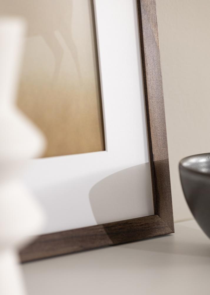 Ram med passepartou Frame Stilren Walnut 55x70 cm - Mounts White 45.7x61 cm