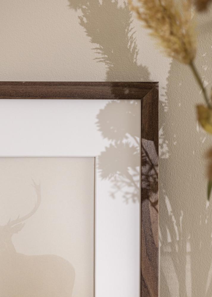 Ram med passepartou Frame Stilren Walnut 55x70 cm - Mounts White 45.7x61 cm
