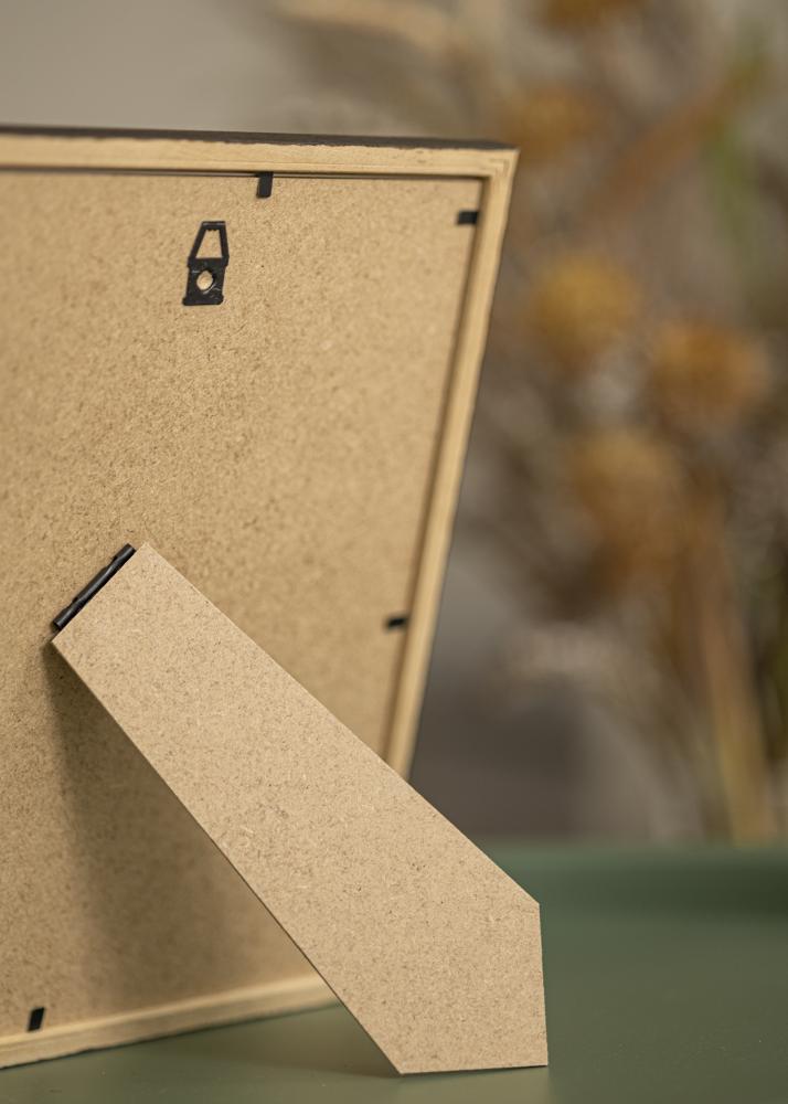 Ram med passepartou Frame Edsbyn Walnut 14x20 cm - Mounts White 8x12 cm