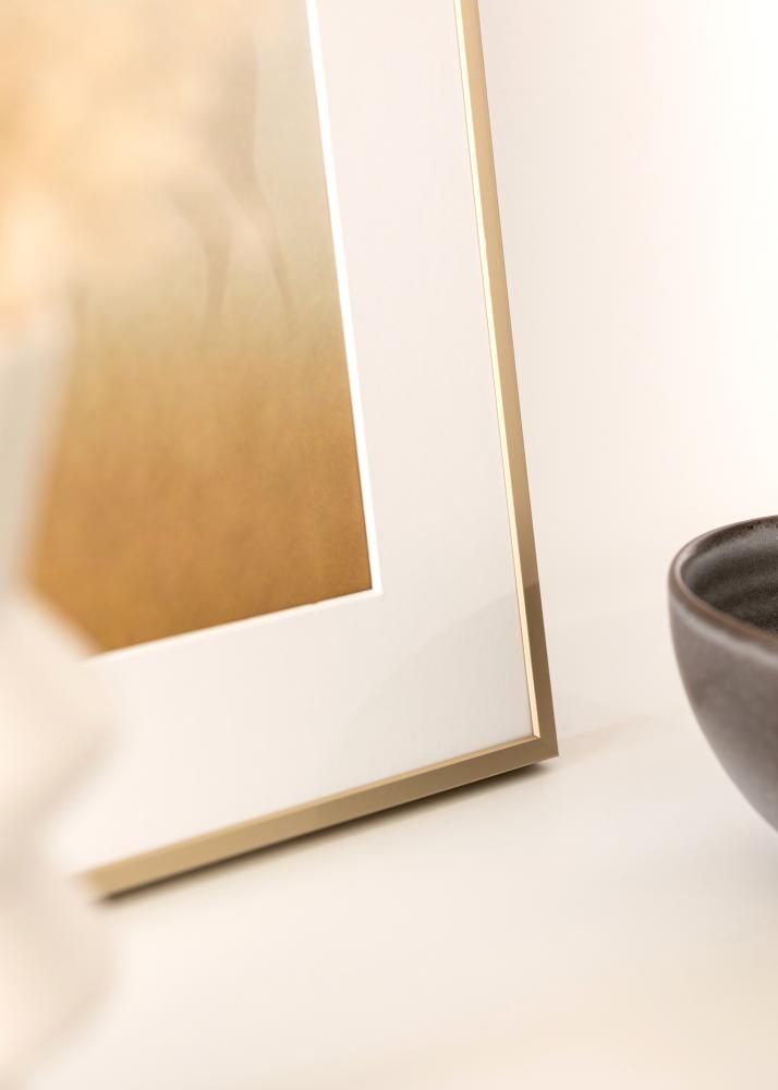 Ram med passepartou Aluminum Frame Brass 30x40 cm - Mounts White 21x29.7 cm