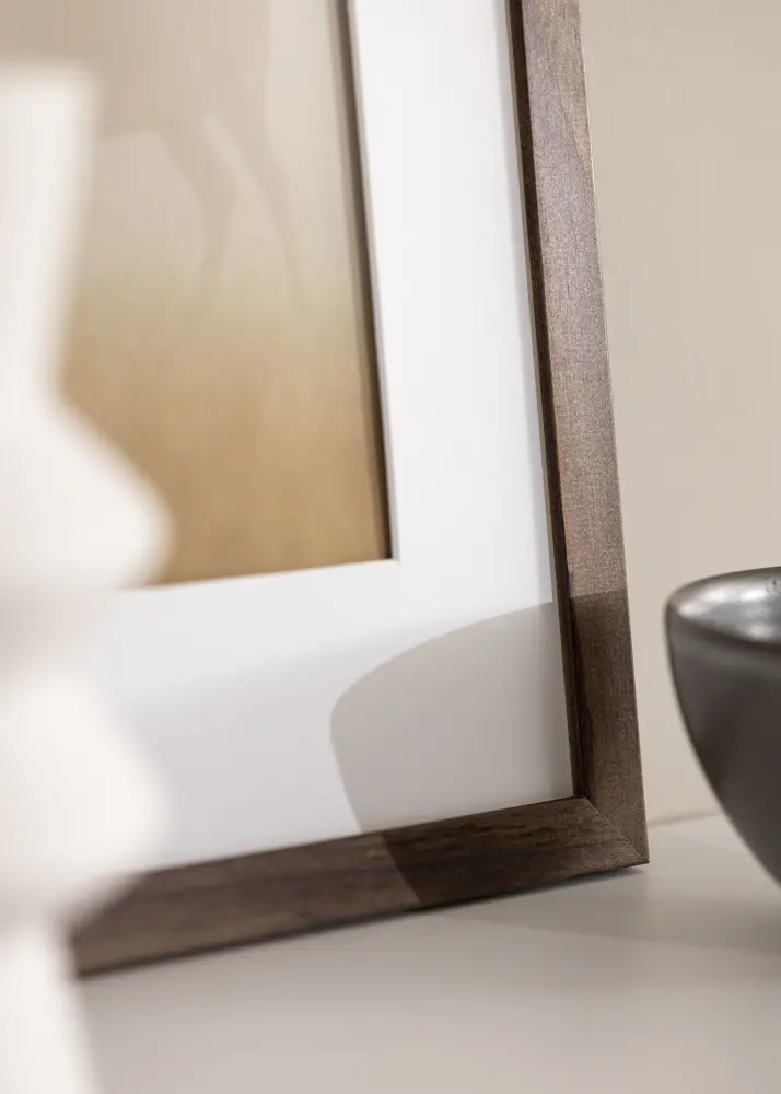 Ram med passepartou Frame Stilren Walnut 55x70 cm - Mounts White 45.7x61 cm