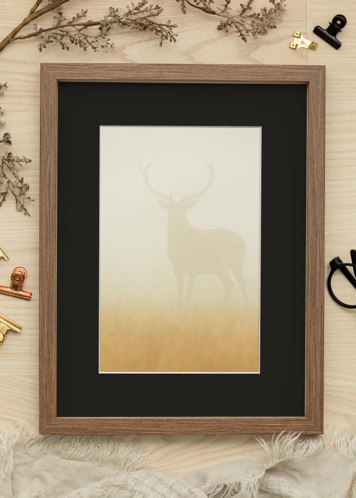 Ram med passepartou Frame Fiorito Dark Oak 40x60 cm - Picture Mount Black 25x50 cm