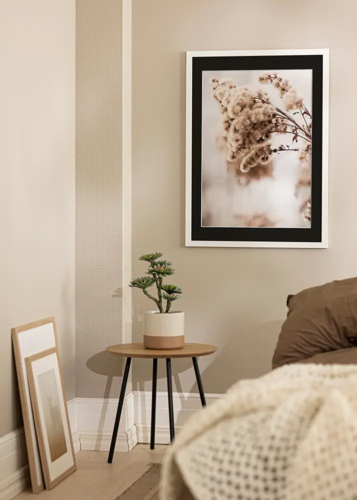 Ram med passepartou Frame White Wood 70x90 cm - Picture Mount Black 55x70 cm