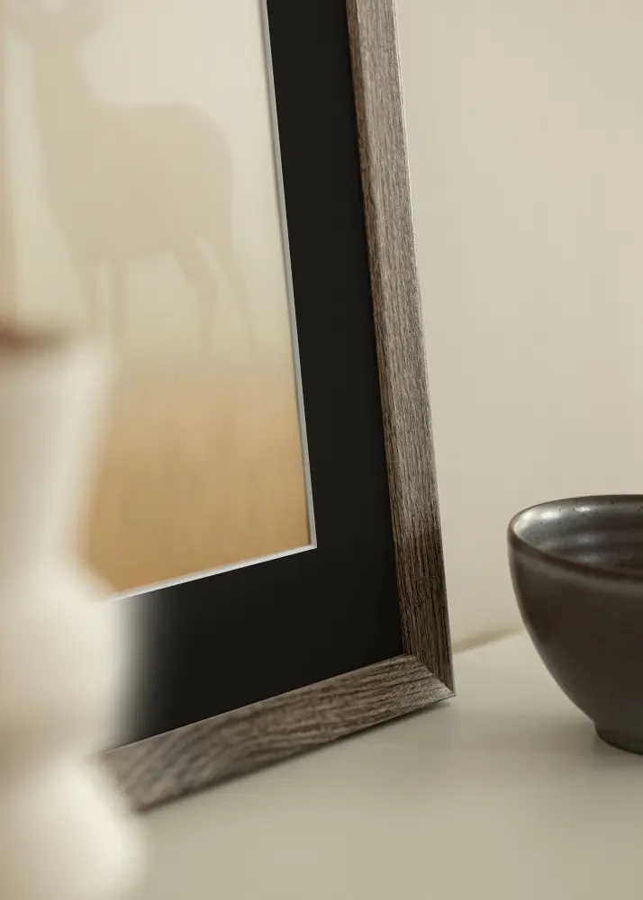 Ram med passepartou Frame Fiorito Walnut 30x40 cm - Picture Mount Black 21x29.7 cm (A4)