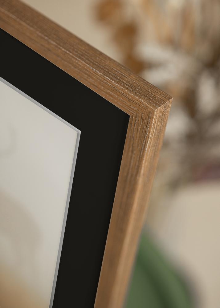 Ram med passepartou Frame Fiorito Dark Oak 40x60 cm - Picture Mount Black 25x50 cm