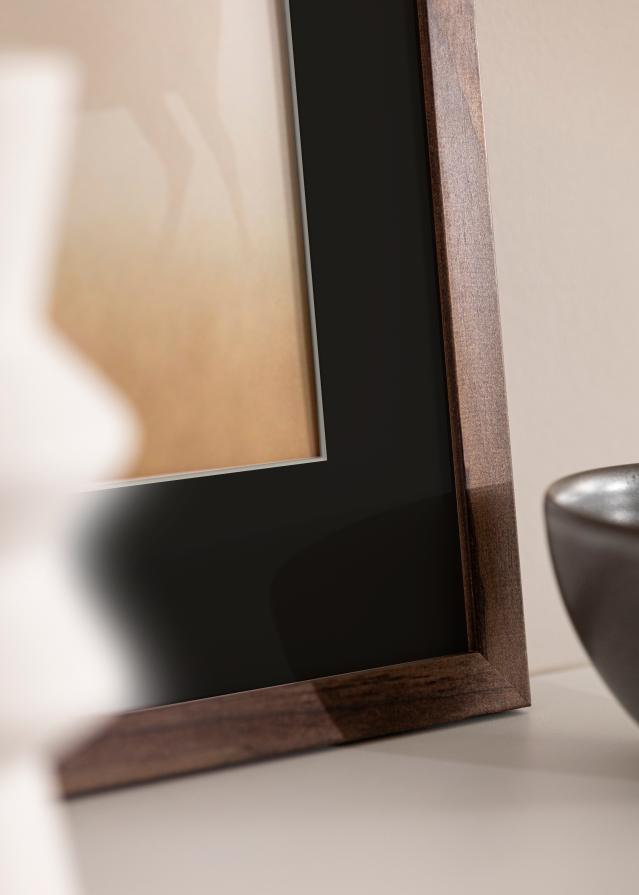 Ram med passepartou Frame Stilren Walnut 45x60 cm - Picture Mount Black 30x45 cm