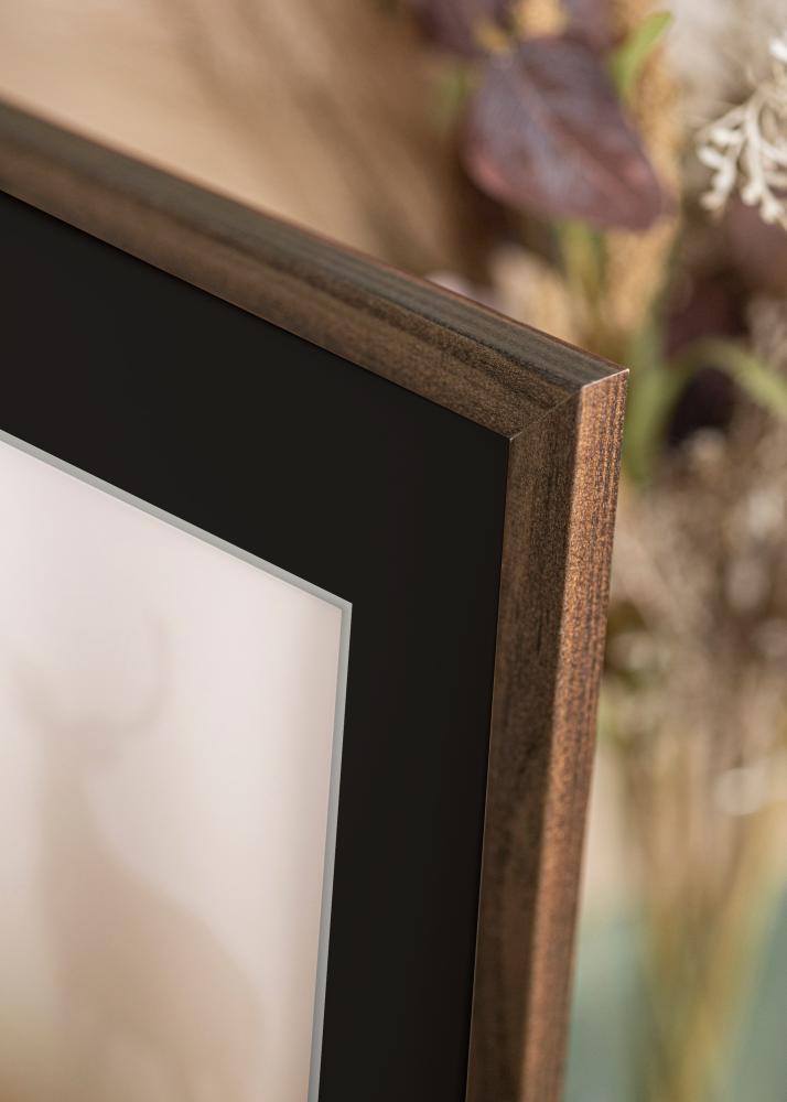 Ram med passepartou Frame Stilren Walnut 20x30 cm - Picture Mount Black 15x21 cm (A5)