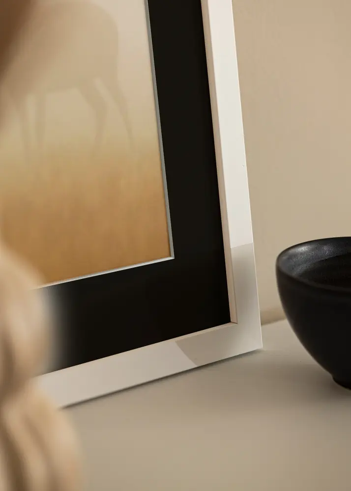 Ram med passepartou Frame White Wood 70x90 cm - Picture Mount Black 55x70 cm