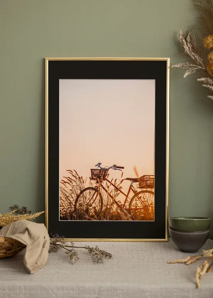 Ram med passepartou Frame New Lifestyle Shiny Gold 40x50 cm - Picture Mount Black 29.7x42 cm (A3)
