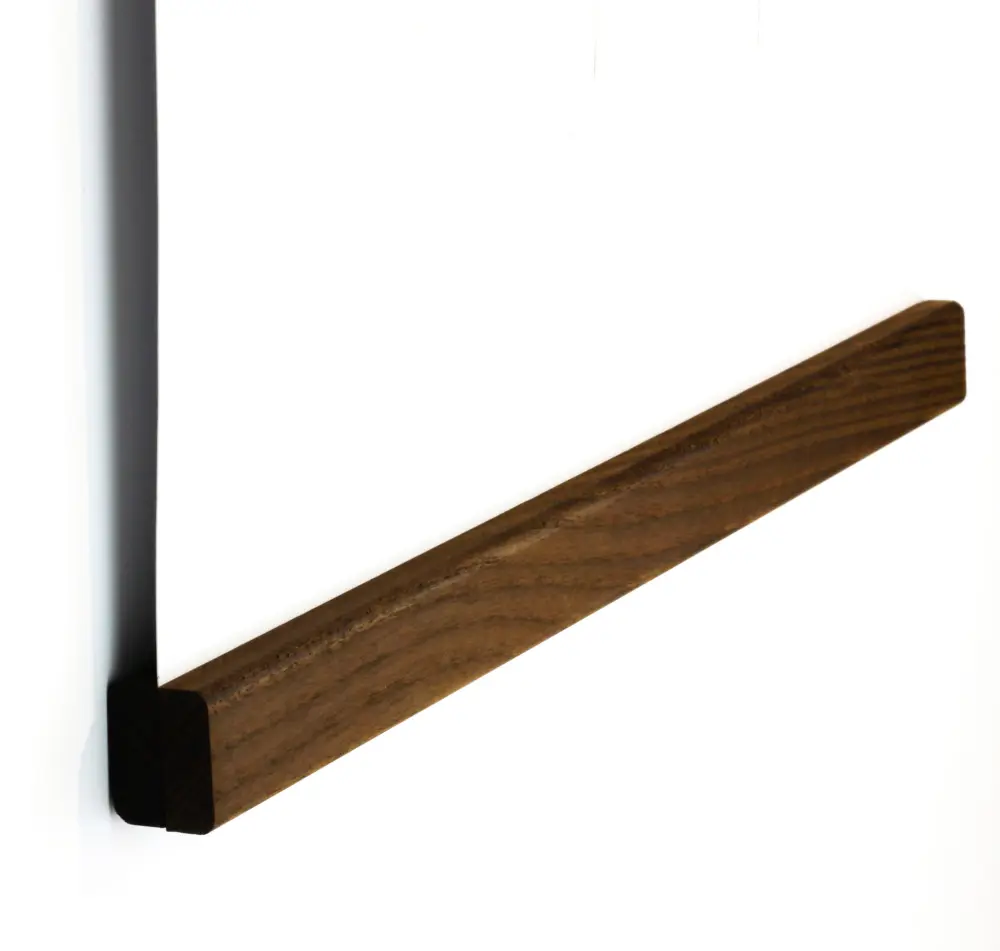 Estancia Poster hangers Walnut - 70 cm