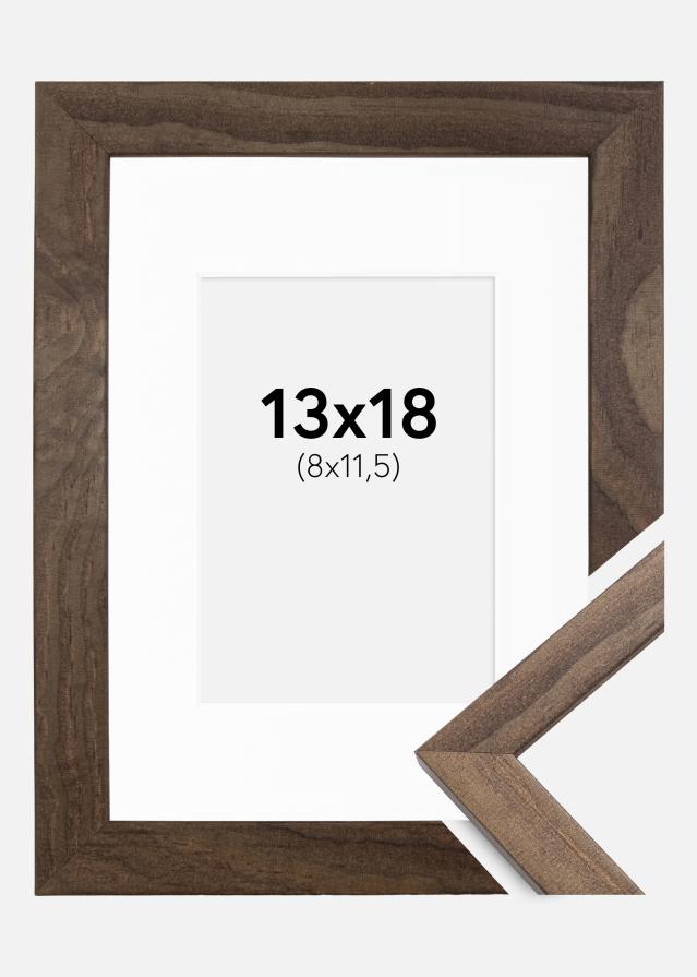 Ram med passepartou Frame Stilren Walnut 13x18 cm - Picture Mount White 9x12 cm
