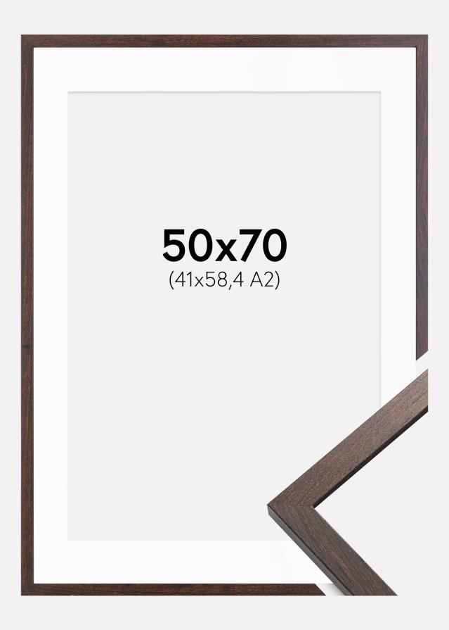 Ram med passepartou Frame Trendy Walnut 50x70 cm - Picture Mount White 42x59,4 cm (A2)
