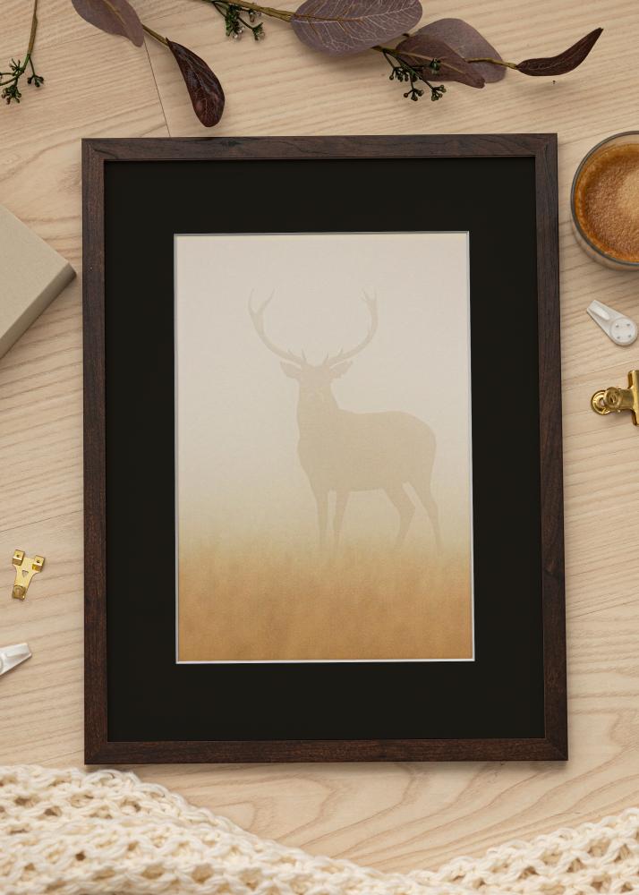 Ram med passepartou Frame Trendy Walnut 20x25 cm - Picture Mount Black 14x18 cm