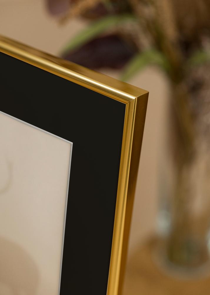 Ram med passepartou Frame Victoria Gold 30x40 cm - Picture Mount Black 20x28 cm