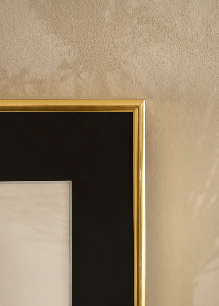 Ram med passepartou Frame Visby Shiny Gold 70x100 cm - Picture Mount Black 62x85 cm