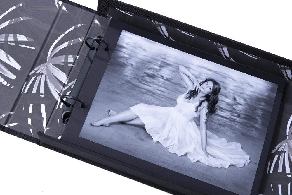 Focus Moments Black (30 Black pages / 15 sheets)