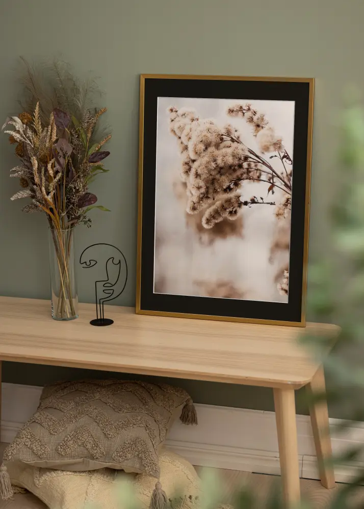 Ram med passepartou Frame Edsbyn Gold 40x50 cm - Picture Mount Black 29.7x42 cm