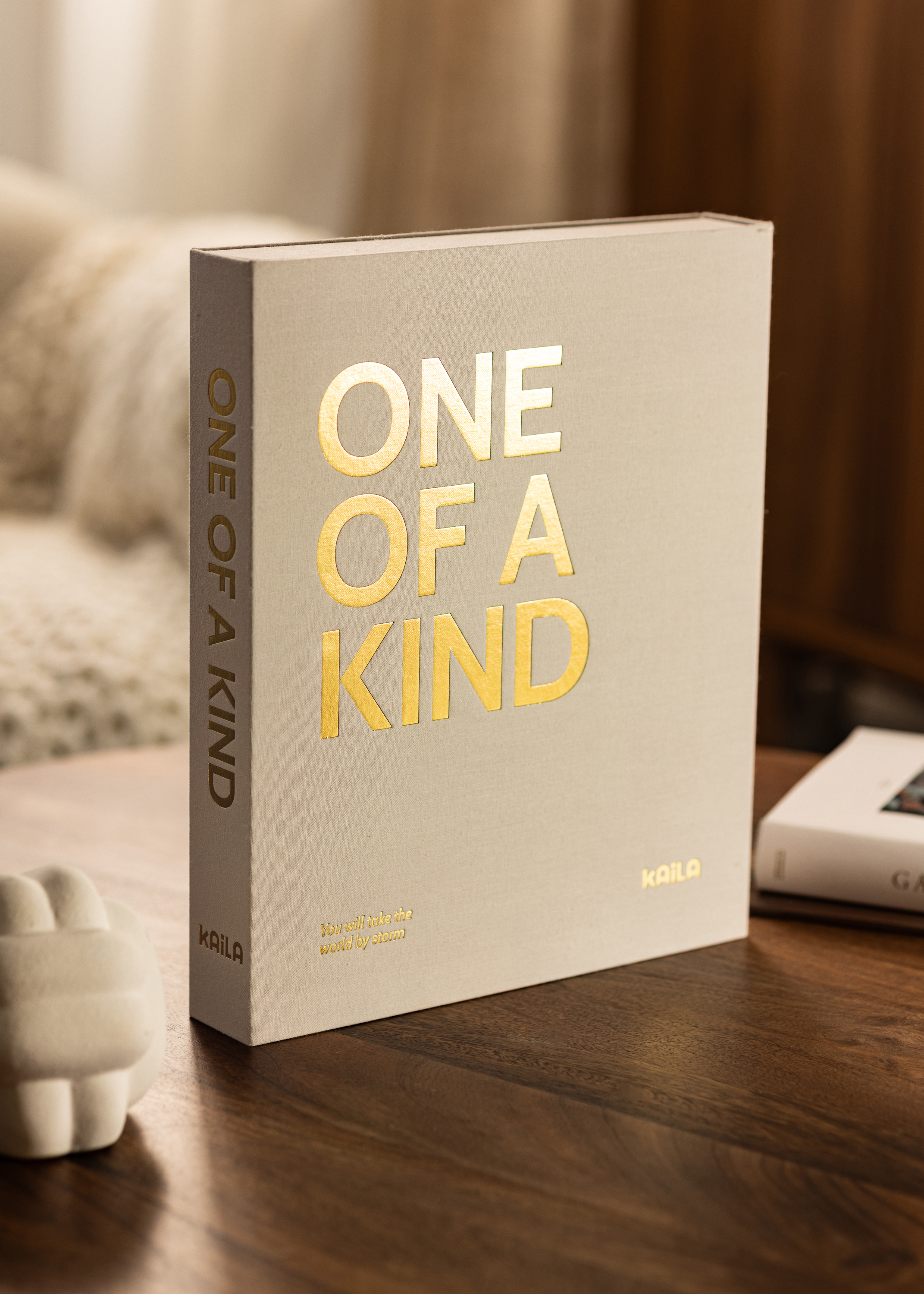 KAILA ONE OF A KIND Creme - Coffee Table Photo Album (60 Black Pages)